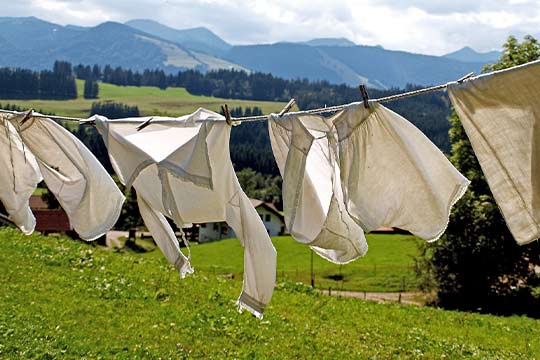 Babykleidung waschen: Die richtige Pflege für eine lange Lebensdauer