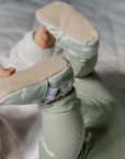 Vegane Babyschuhe und Kinderschuhe, rutschfest, waschbar, ohne Schadstoffe, samtweich, aus Baumwolle. Fast wie barfuß mit dem Schutz aus samtweicher Baumwolle